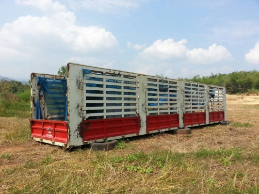 หางเทเลอร์ คอกสูง สภาพสวย รั้วด้านข้าง 2 ข้างสวย พื้นสวยไม่ผุ