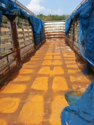 หางเทเลอร์ คอกสูง สภาพสวย รั้วด้านข้าง 2 ข้างสวย พื้นสวยไม่ผุ