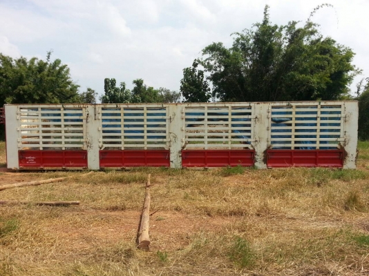 หางเทเลอร์ คอกสูง สภาพสวย รั้วด้านข้าง 2 ข้างสวย พื้นสวยไม่ผุ