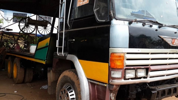 ขาย10ล้อ2เพลา HINO EK100 260 แรง หางท้ายลาด เหล็กไอดรีม เครื่องดี แชชซีสวย เอกสารปี58 ขึ้น320ได้ เครื่องดี