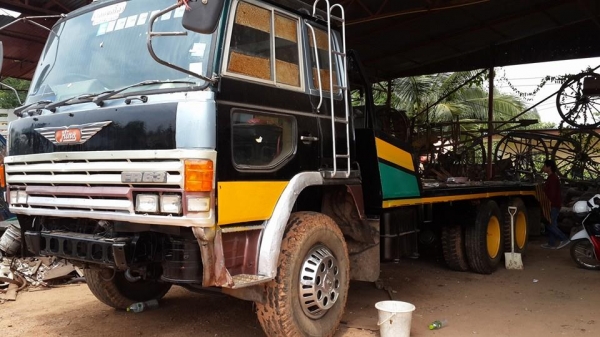 ขาย10ล้อ2เพลา HINO EK100 260 แรง หางท้ายลาด เหล็กไอดรีม เครื่องดี แชชซีสวย เอกสารปี58 ขึ้น320ได้ เครื่องดี