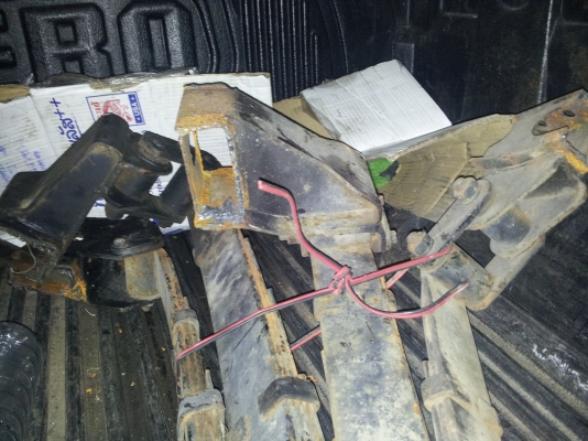 เต้าแหนบจิ๊ปมิตซูตัดแซสซีมา ครับ สำหรับที่จะวางแหนบใหม่  สะดวกกว่า เลาะไปใส่ได้เลยครับ cj 3b  cj5 cj6