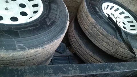 ขายรถบรรทุก10ล้อดั้ม แม่-ลูก