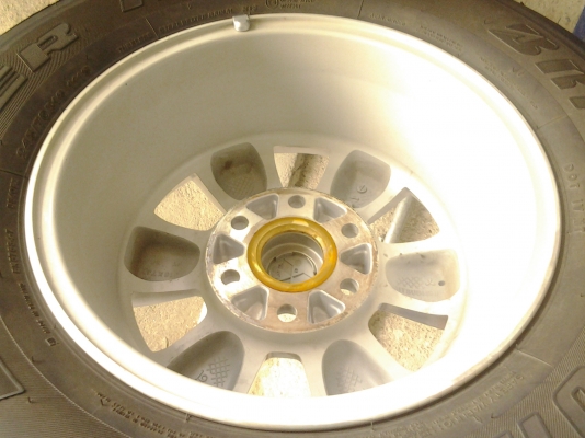 ล้อแม็กขอบ16"พร้อมยางป้ายแดง