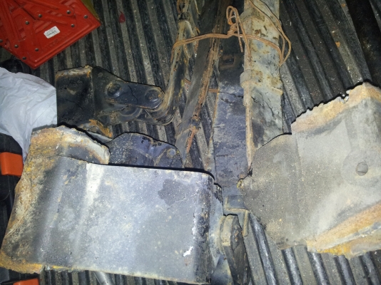 แหนบจิ๊ปมิตซู โค้งๆๆหน้ากว้าง สวย ๆๆตัดแซสซีมาครับ