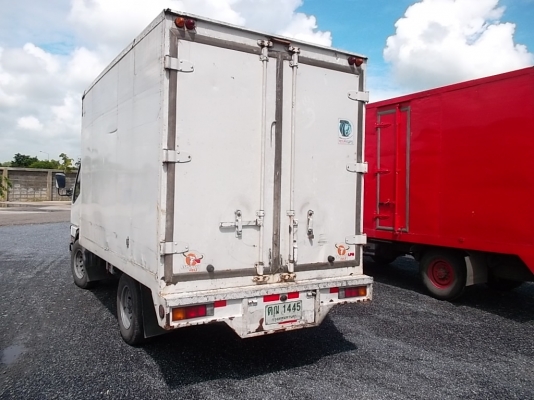 ขายรถ 4 ล้อ 2006 MITSUBISHI GUTS CANTER FUSO มีตู้บรรทุก รถไม่ติดเวลา