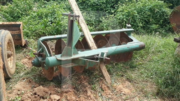 ขายรถไถ แทรคเตอร์ ฟร์อด6610 เสื้อลาย สภาพพร้อมใช้งาน เอกสาร พร้อมผานหลัง และผานดันหน้า