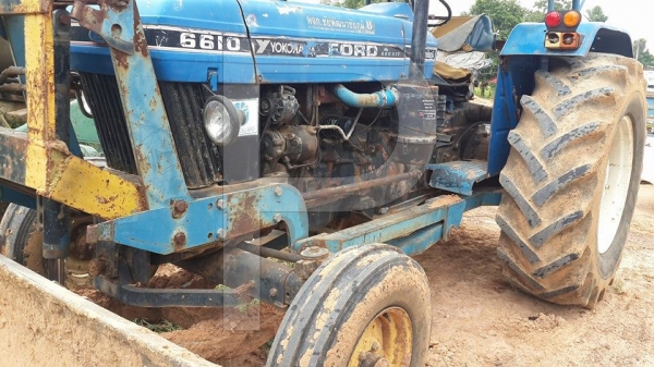 ขายรถไถ แทรคเตอร์ ฟร์อด6610 เสื้อลาย สภาพพร้อมใช้งาน เอกสาร พร้อมผานหลัง และผานดันหน้า