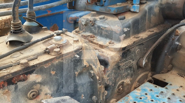 ขายรถไถ แทรคเตอร์ ฟร์อด6610 เสื้อลาย สภาพพร้อมใช้งาน เอกสาร พร้อมผานหลัง และผานดันหน้า