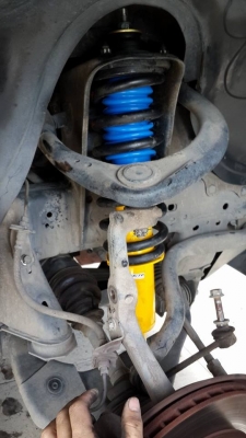 ช่วงล่างรถ Pajerosport  by Shock Profender