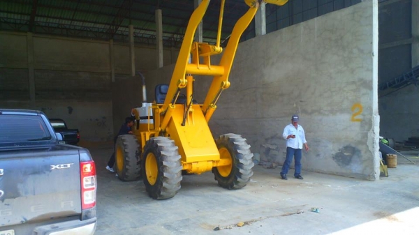 รถตัก KOMATSU 510 กรองเดี่ยว ต่อแขนยาวพิเศษ รถสวยพร้อมใช้งานได้ทันที มีหลังคาให้.