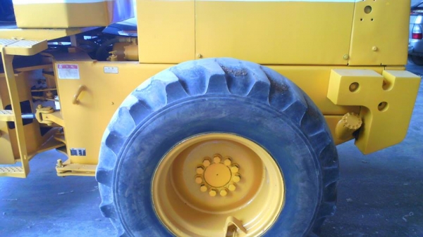 รถตัก KOMATSU 510 กรองเดี่ยว ต่อแขนยาวพิเศษ รถสวยพร้อมใช้งานได้ทันที มีหลังคาให้. รถตัก KOMATSU 510 กรองเดี่ยว ต่อแขนยาวพิเศษ รถสวยพร้อมใช้งานได้ทันที มีหลังคาให้.