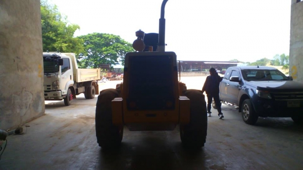 รถตัก KOMATSU 510 กรองเดี่ยว ต่อแขนยาวพิเศษ รถสวยพร้อมใช้งานได้ทันที มีหลังคาให้. รถตัก KOMATSU 510 กรองเดี่ยว ต่อแขนยาวพิเศษ รถสวยพร้อมใช้งานได้ทันที มีหลังคาให้.