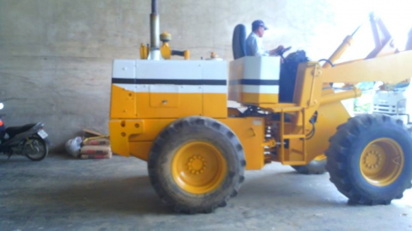 รถตัก KOMATSU 510 กรองเดี่ยว ต่อแขนยาวพิเศษ รถสวยพร้อมใช้งานได้ทันที มีหลังคาให้. รถตัก KOMATSU 510 กรองเดี่ยว ต่อแขนยาวพิเศษ รถสวยพร้อมใช้งานได้ทันที มีหลังคาให้.