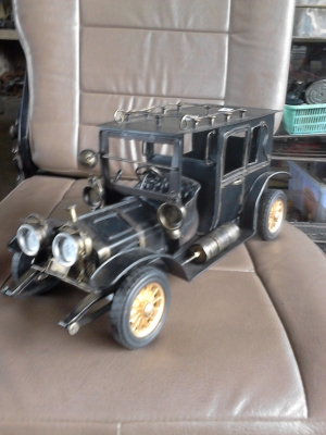 ขาย MODEL รถโบราณ  มี 1 คัน TEL.081-427-3941