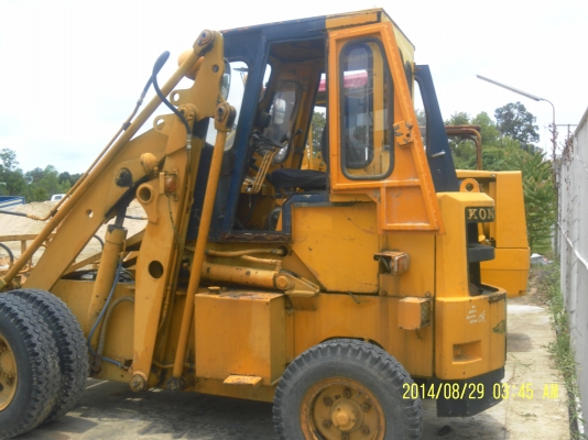 รถตักโคมัสสุSD23-1เก่านอกพร้อมใช้ราคาถูก295000โทร0816426706