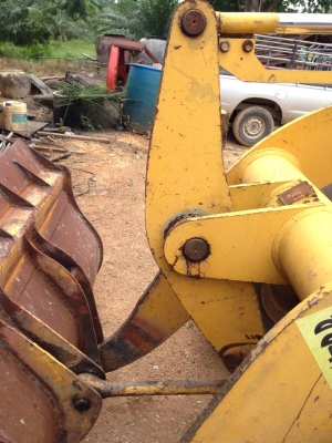 รถตักล้อยาง WA70