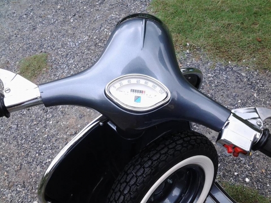 ขาย vespa 64 อินเดีย no book สีเทาบรอน รถอยู่ชัยนาท สภาพนางฟ้า เอกสารอินวอย เครืองผ่าใหม่ สีใหม่ อุปกรณ์ใหม่ ราคา 49900 บาท รถสวยพร้อมขี่กลับ สนใจติดต่อ 0826336557 โป้ง รับเทรินทุกรุ่นครับ.