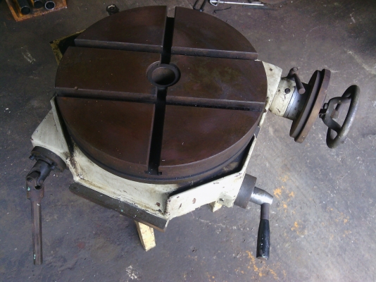 ขายโรต้ารี่ &Oslash;16 นิ้ว มีจานแบ่งองศา มีเพลาขับ (ญี่ปุ่น)พร้อมใช้งานราคา 45,000 บาท