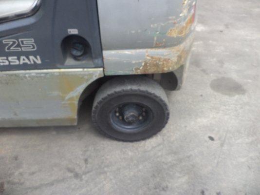 ฟอร์คลิฟต์ 2.5 ตัน Nissan PL02 #004760 (แก๊ส LPG) สนใจโทร. 080-6565422 (หนิง)