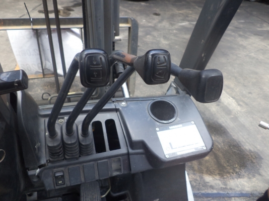 ฟอร์คลิฟต์ 2.5 ตัน Nissan PL02 #004760 (แก๊ส LPG) สนใจโทร. 080-6565422 (หนิง)