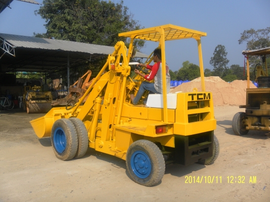 ขายรถตักTCM SD20Z6เก่านอกพร้อมใช้งานเครื่องดีปั๊มดีช่วงล่างแน่นราคา390000บาทสนใจโทร0816426706