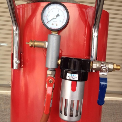 เครื่องยิงทรายระบบแรงดัน ของใหม่ ใช้กับทรายละเอียดก่อสร้างได้ ต่อลมเข้าอย่างเดียว เครื่องก็สามารถทำงานได้ทันที ไม่ยุ่งยาก เครื่องยิงทรายระบบแรงดัน ของใหม่ ใช้กับทรายละเอียดก่อสร้างได้ ต่อลมเข้าอย่างเดียว เครื่องก็สามารถทำงานได้ทันที ไม่ยุ่งยาก