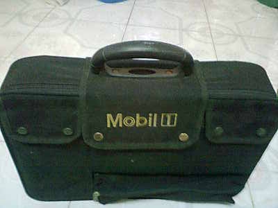 กระเป๋าเดินทางหรือใส่เอกสาร