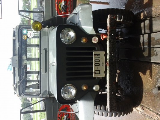 อยากขายจิ๊ป5ประะตูครับไม่มีคนขับ