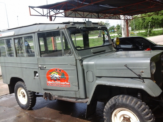 อยากขายจิ๊ป5ประะตูครับไม่มีคนขับ