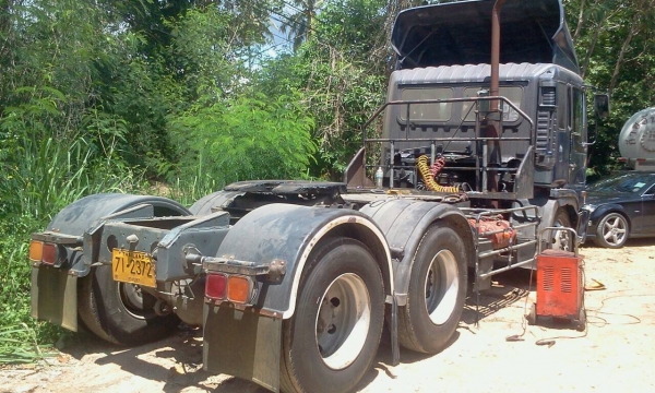 10ล้อหัวลาก2เพลา360แรงหัวโปรเฟีย...คันนี้สวยมาก เจ้าของดูแลอย่างดีเลย..