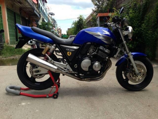 CB 400 มีให้เลือกหลายคัน 59000 บาท รับซื้อขายแลกเปลี่ยนครับ