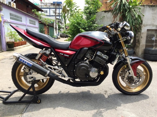 CB 400 มีให้เลือกหลายคัน 59000 บาท รับซื้อขายแลกเปลี่ยนครับ