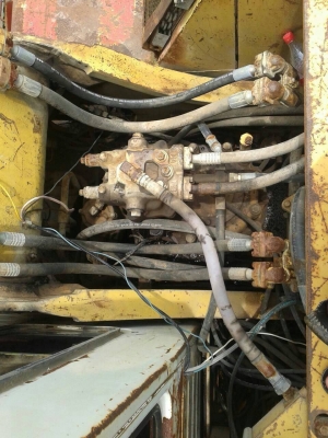 PC200-5 ซีเรียลสูง C/N63211  ไฟฟ้าครบ แผ่นสวยโซ่เต็ม เฟมสวย ช่วงล่างสวย มีเล่มทะเบียน..