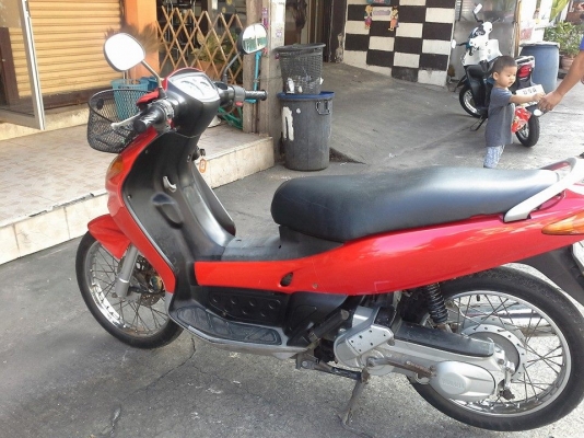 nouvo ตัวเก่า สีแดง วิ่ง 4,000 กม.ไมล์แท้ๆ รถสวย ชุดสีสด เครื่องเดิม แน่นๆ รับประกัน ยางมิชลินอย่างดี ระบบไฟใช้ได้หมด รถให้ฝรั่งเช่า ไม่ช้ำ ขับน้อย ภาษี พรบ.ถึงปีหน้า