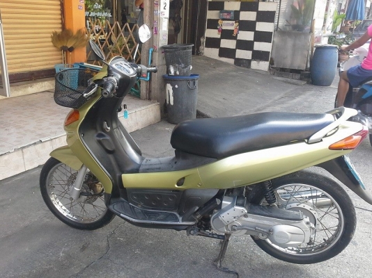 nouvo ตัวเก่า ปี47 สีทอง วิ่ง 6,000 กม.ไมล์แท้ๆ รถสวย ชุดสีสด เครื่องเดิม แน่นๆ รับประกัน ยางมิชลินอย่างดี ระบบไฟใช้ได้หมด รถให้ฝรั่งเช่า ไม่ช้ำ ขับน้อย ภาษี พรบ.ถึงปีหน้า