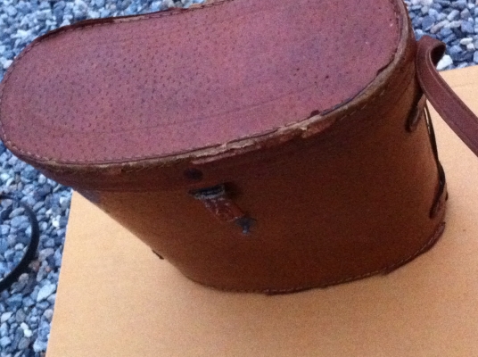 กล้องส่องทางไกล OMEGA กำลังขยาย 30*50 Field 7.1 พร้อมชุดซ่องหนังขึ้นรูปบุกำยีอย่างดีมีฝาปิดกัน