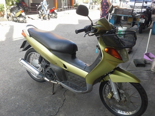 nouvo ตัวเก่า ปี 46 สีทอง วิ่ง 7,000 กม.ไมล์แท้ๆ รถสวย ชุดสีสด เครื่องเดิม แน่นๆ รับประกัน ยางมิชลินอย่างดี ระบบไฟใช้ได้หมด รถให้ฝรั่งเช่า ไม่ช้ำ ขับน้อย ภาษี พรบ.ถึงปีหน้า