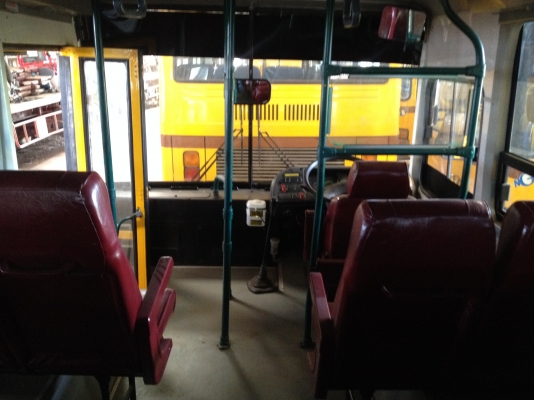 มีรถเมลล์นำเข้าจากเกาหลีพร้อมทะเบียน ทุกคันผ่านการตรวจสอบจากกลมขนส่งพร้อมใช้งาน มีทั้งแดวูและฮุนได เครื่อง GE12TI 340 แรงม้า และ C6AB 290 แรงม้าจูนกล่อง ECU WOODWARD แล้วเรียบร้อย พร้อมติดตั้งเซนเซอร์ประตู เปิดปิดอัตโนมัติ ประตูฉุกเฉิน มี 26 และ 35 ที่นั่