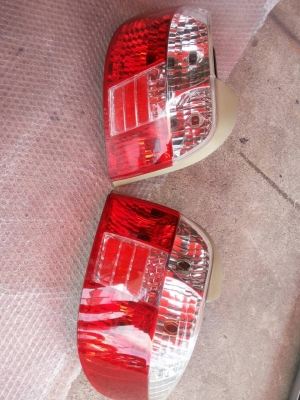 ไฟท้าย Mazda BT50 ของแท้มือสอง ราคาขายต่อข้าง