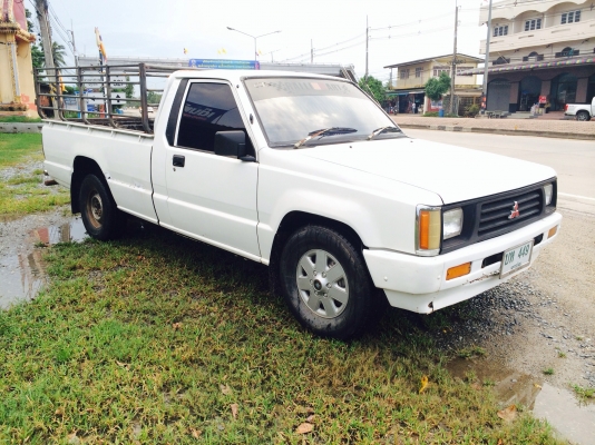 ขาย มิตชู ไซโคลน  ปี 1994. มีแอร์. เครื่องดี. คัสซีดี.   ฝาท้ายผุ  สภาพตามรูป.