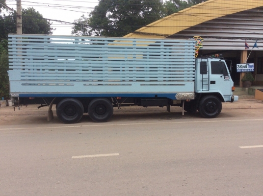 ISUZU 10ล้อRocky 175 แรง ยาว 7.2 ม. (ยาวพิเศษรถห้างแท้) กะบะพื้นปูสแตนเลส ตีนเป็ด ครัทซีดี เครื่องดี ยางดี ขาย 700,000 บาท