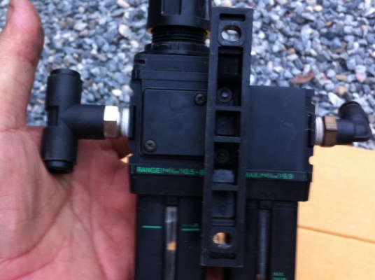 ชุดดักฝุนดักน้ำและชุดปรับแรงดันลม CKD แบบสองกระเปราะดัก