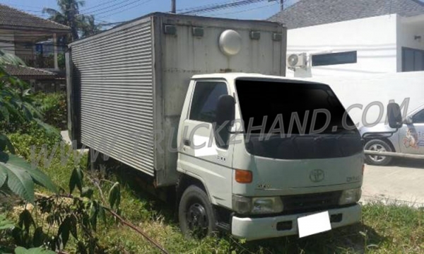 รถบรรทุกตู้แห้ง TOYOTA 6 ล้อ รุ่น DYNA300 พร้อมใช้งาน รถบรรทุกตู้แห้ง TOYOTA 6 ล้อ รุ่น DYNA300 พร้อมใช้งาน