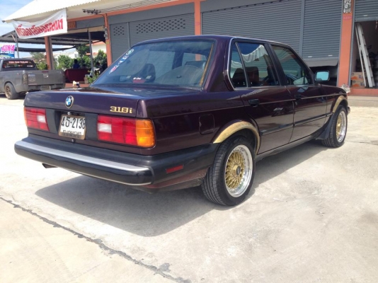 ขาย BMW E30 318I สภาพวิ่ง 40,000 โล ไม่ต้องอธิบายว่ามันสวยแค่ไหน ขาย BMW E30 318I สภาพวิ่ง 40,000 โล ไม่ต้องอธิบายว่ามันสวยแค่ไหน
