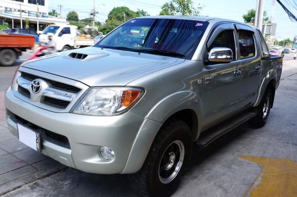 TOYOTA VIGO 4 ประตู 4WD ปี 2005 ขายรถสวย ล้อ MAX โรบาร์หลัง สีสวย เกียร์โฟร์ ใช้งานได้ดี เครื่อง ช่วงล่างดี ชัชชีสวย เบาะสภาพดี ภายในสวย สีสวย รถพร้อมใช้งาน จัดไฟแนนได้