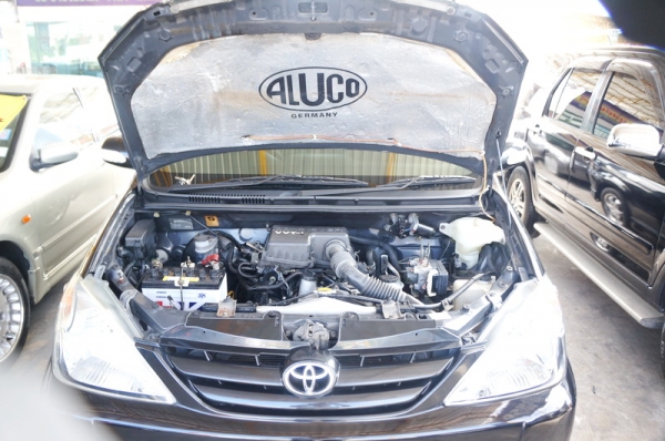 TOYOTA AVANZA ปี 2005 AUTO เบาะหนัง ล้อ MAX เครื่องเสียง 1 ชุด เครื่อง ช่วงล่างดี แอร์เย็น สภาพเบาะสวย ภายในสะอาด รถพร้อมใช้งาน จัดไฟแนนได้