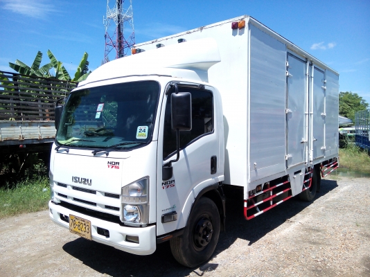 6 ล้อกลาง  *Euro.3*  ISUZU  NQR 175 แรงม้า+*คอมมอนเรว*  *ยาว 5.60ม.*  รถสวยเดิม_สภาพพร้อมใช้งาน * รถห้างแท้ * มีเล่มพร้อม *