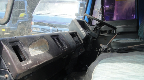 หัวรถ ISUZU ROCKY เดิมๆบางๆ ไม่ผุ ขาดีดหน้า ขาหลัง ของครบ ยกใส่รถวิ่งได้เลย