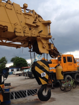 M4 25 ตัน เครน 4 ล้อ หน้าจอคอม 100\% M4 25 ตัน เครน 4 ล้อ หน้าจอคอม 100\%